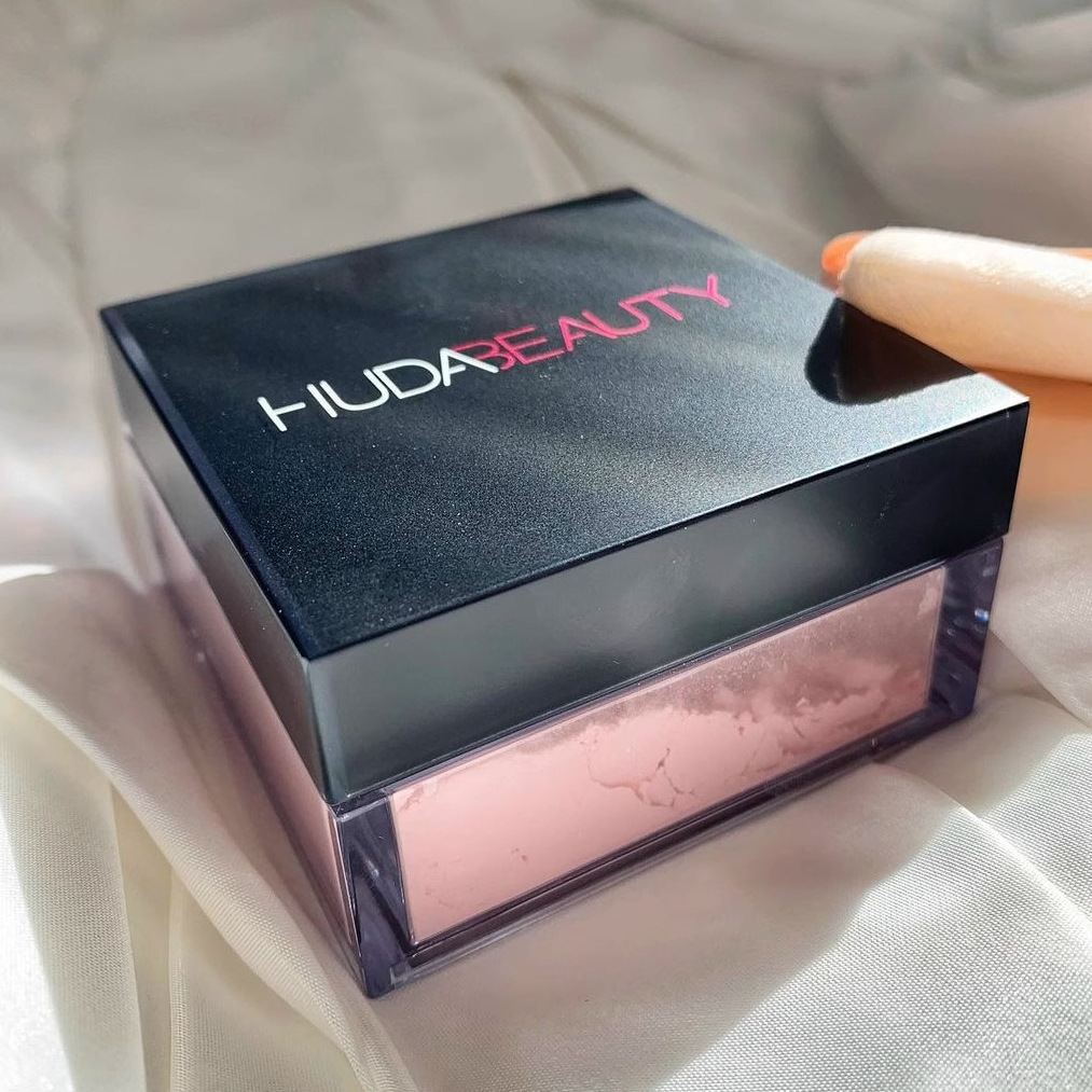 Huda Beauty Makeup Set - Huda Easy Bake Loose Setting Powder