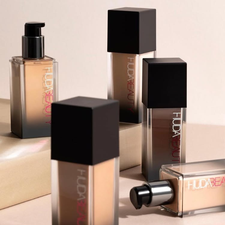 Huda Beauty Makeup Set - Base hidratante de 34ml para ácido